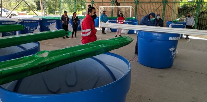 Entrega de sistemas de captación de aguas lluvias en la localidad de Sumapaz