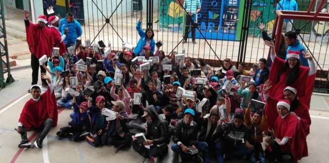 Los más pequeños se divirtieron recibiendo patines, tablets, juegos cognitivos Los más pequeños se divirtieron recibiendo patines, tablets, juegos cognitivos