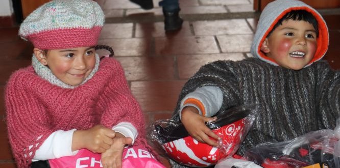 Los más pequeños se divirtieron recibiendo patines, tablets, juegos cognitivos Los más pequeños se divirtieron recibiendo patines, tablets, juegos cognitivos