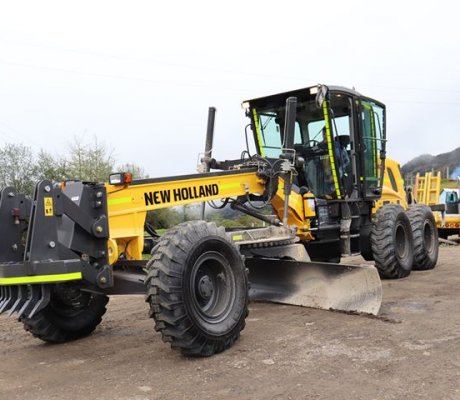 Motoniveladora New Holland ya está en funcionamiento en la localidad de Sumapaz