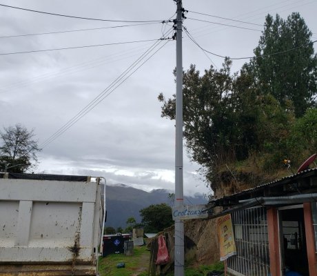 Instalación de alumbrado público en El Raizal