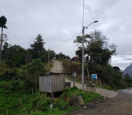 Instalación de alumbrado público en El Raizal