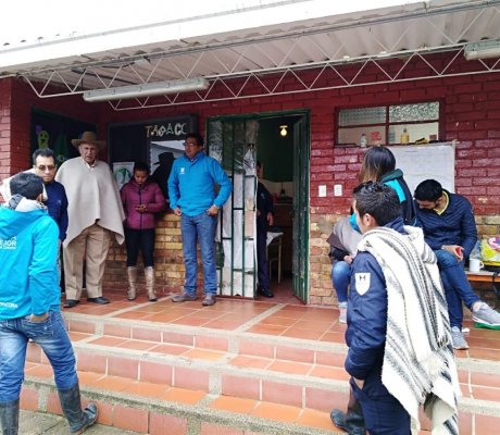 Administración local y Junta Administradora local se reunen en la Escuela Tabaco