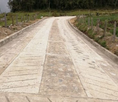 Funcionarios de la Alcaldía Local de Sumapaz realizaron un seguimiento a las obras adelantadas en la vereda Lagunitas